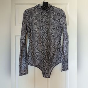 NWT Fashion Nova Snakeskin Bodysuit - M
